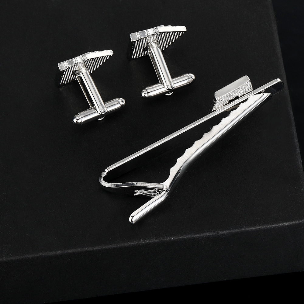 Men's Creative Poker Card Tie  - Tie Bar Clip 评论和价格